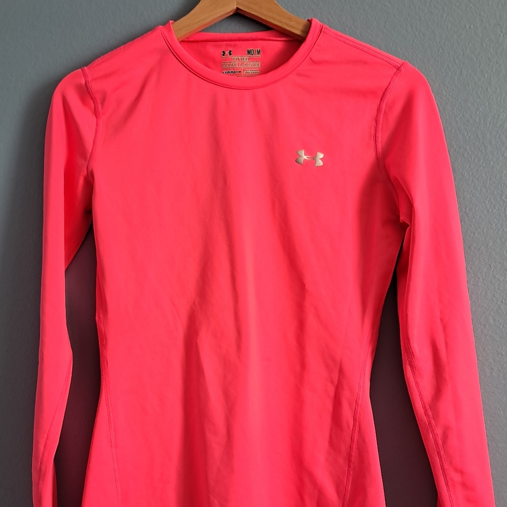 Under Armour fitted coupe adjuste (M)